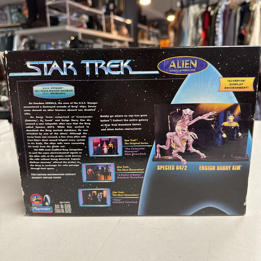 1998 Playmates Aliens Series Ensign Harry Kim & Species 8427 Action Figure Set