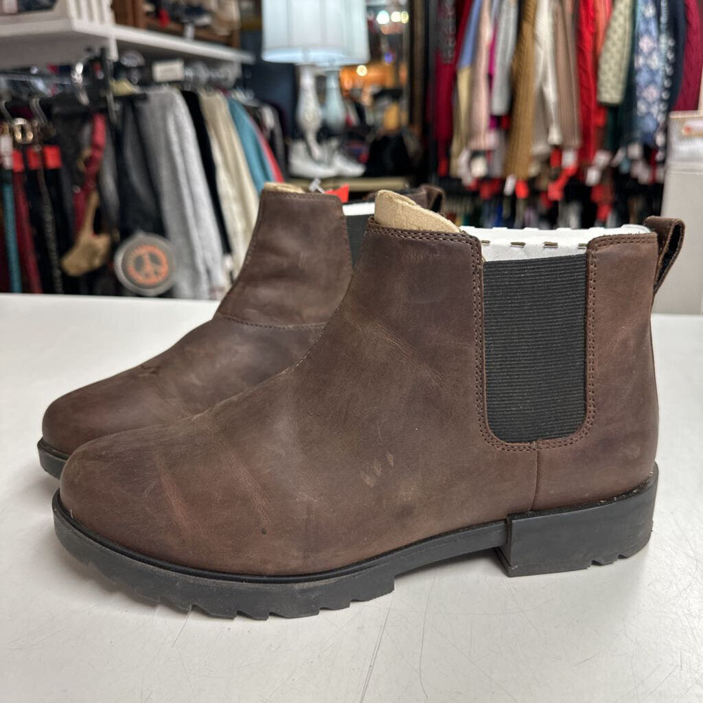 Emilie Chelsea Boots