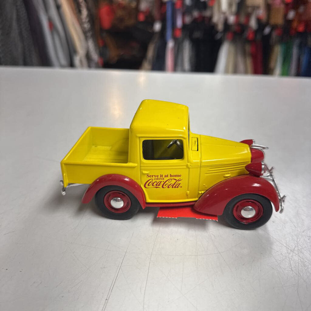 Johnny Lightning 1938 Bantam PIckup