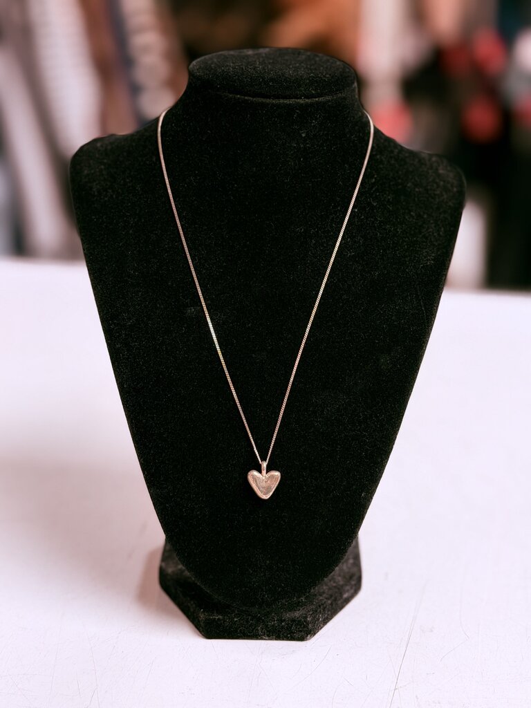Heart Pendant Chain Necklace