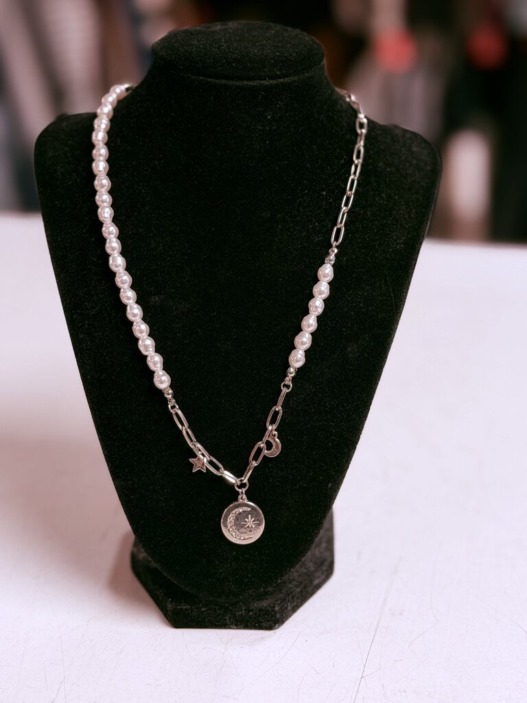 Moon/Star Pendant Neckalce