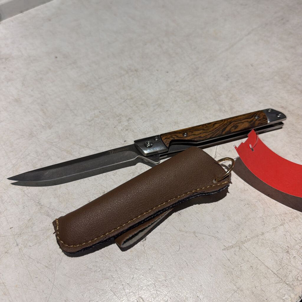 Pocket Knife w/ Case
